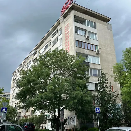 Two-bedroom Vintage Location Apartmán Burgas City
