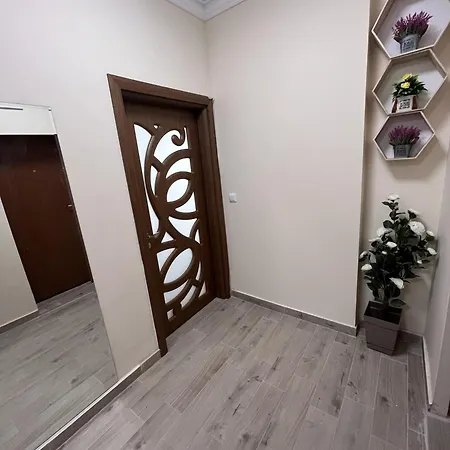 Two-bedroom Vintage Location *