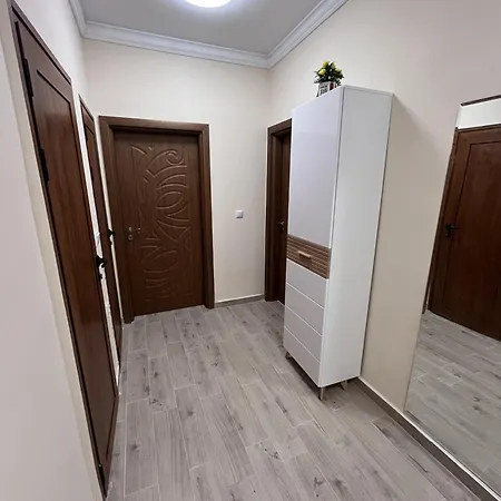 Two-bedroom Vintage Location