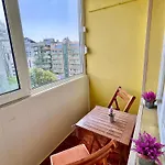 Two-bedroom Vintage Location Apartman