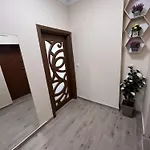 Two-bedroom Vintage Location *