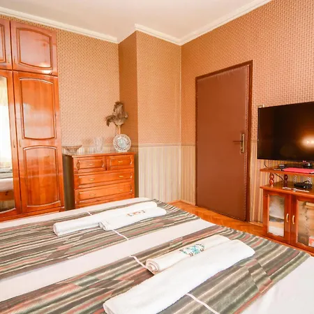 Apartment тристаен винтидж локация