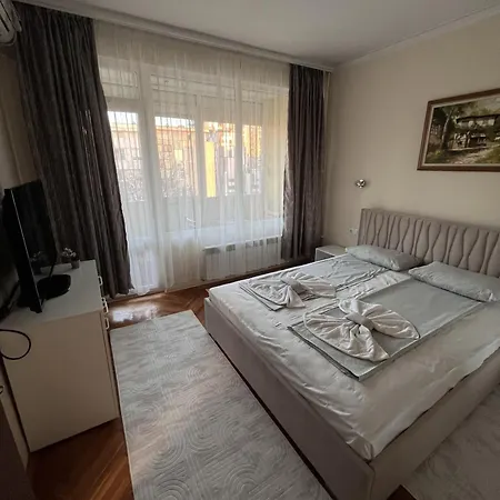 Two-bedroom Vintage Location Διαμέρισμα