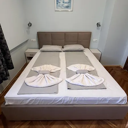 Two-bedroom Vintage Location Διαμέρισμα Μπουργκάς